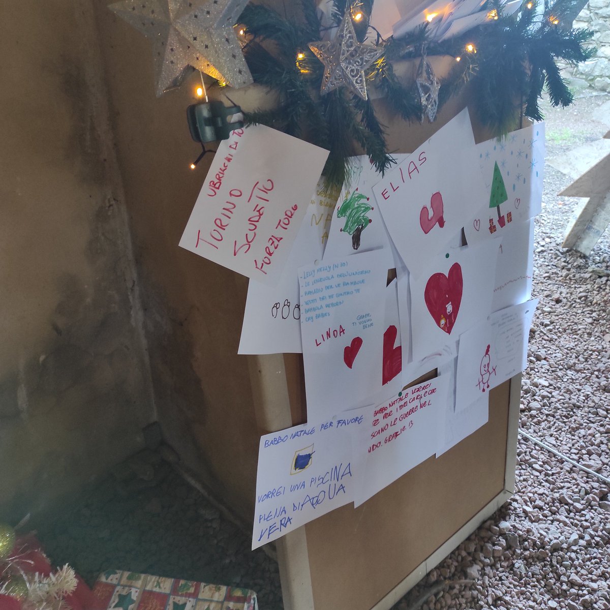 Rampo72's tweet photo. Letterina a Babbo Natale ai mercatini di Natale ad Ameno (NO) siamo troppo i migliori!!! #fvcg https://t.co/J50BnUGRMb