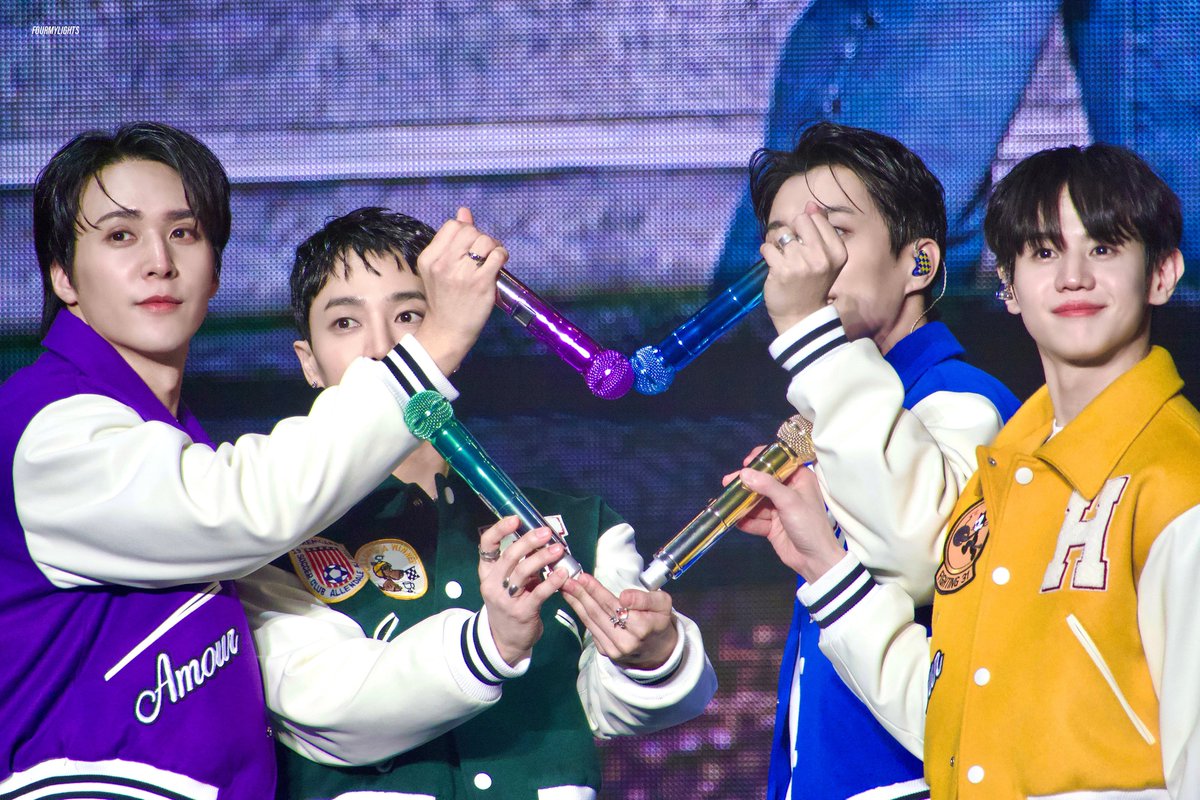 4piecesoflight's tweet photo. 231119 하이라이트 팬콘

��분에 행복했어 하이라이트야💙💛💚💜

#HIGHLIGHT #하이라이트 #윤두준 #두준 #양요섭 #요섭 #이기광 #기광 #손동운 #동운 https://t.co/3Cb7KJ6vj7