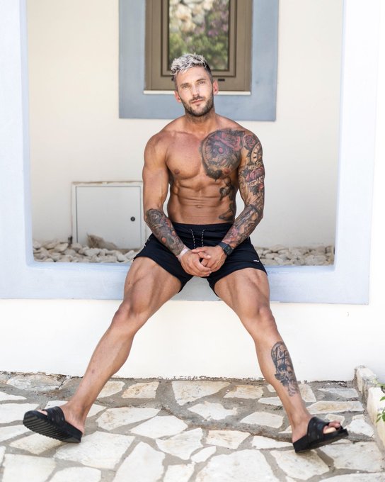 Win an 8 week coaching package for free🔥🔥   Simply Comment &ldquo;yes&rdquo; on this post for chance to win I&rsquo;ll