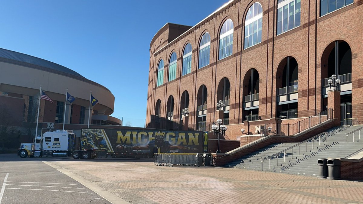 First visit to The Big House is to donate blood! #BeAHero and donate blood! #GoBlue