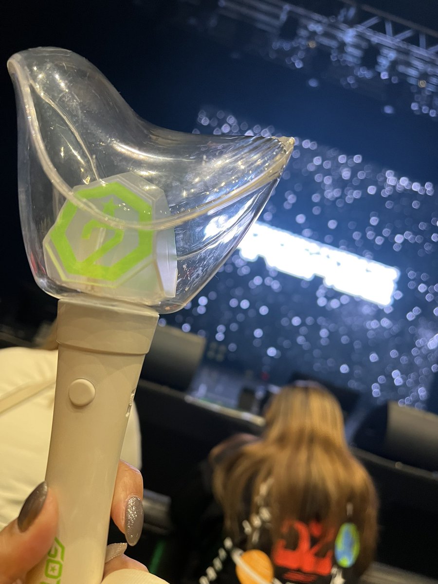 Luv_DNE's tweet photo. やっぱりベムが好き💚可愛い可愛いベムだったのに大人になっててびっくりしたけど、喋れば変わらず可愛いベムでした！���年はもっと沢山会えるように頑張りたいなあ🥹
#AREA52inYOKOHAMA
#AREA52
#BamBam_TOUR_AREA52 https://t.co/X7G0cPbLG4