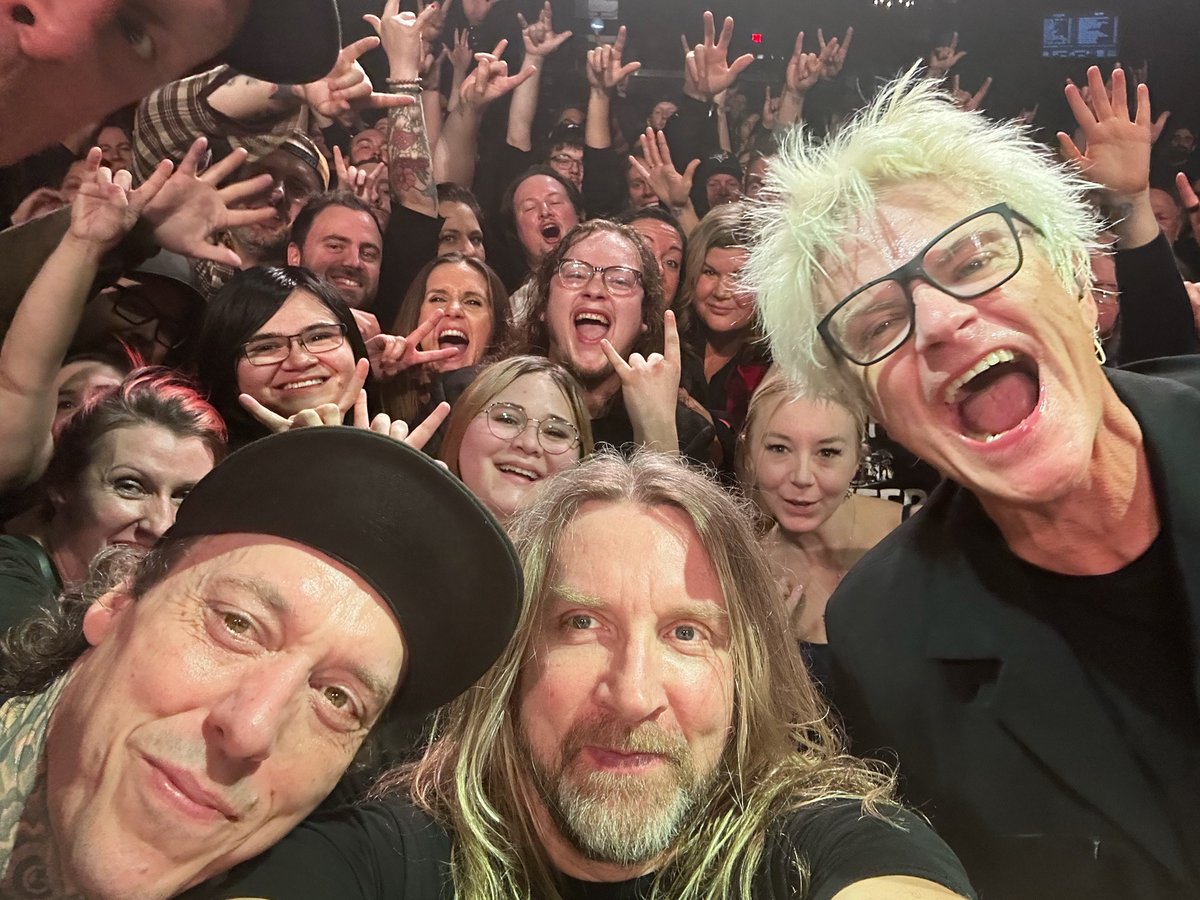 CrushEconoline's tweet photo. It was such an honour to be a part of the Manitoba Loud Music Awards. What an extraordinary night 🙌🎶

#EconolineCrush #WhenTheDevilDrivesTour #ManitobaLoudMusicAwards #WinnipegMB https://t.co/ZAcyxUkxOn