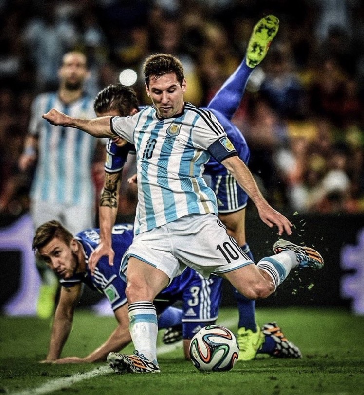 _DeJonginho's tweet photo. THREAD 

Messi humiliant des joueurs de classe mondiale. https://t.co/AD9q3p24eJ