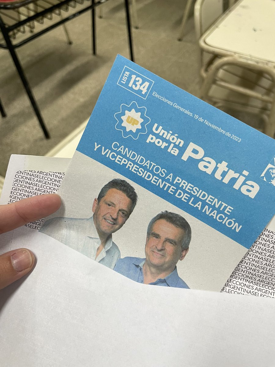 cotisanpedro's tweet photo. A 40 años de la democracia por todo lo que conquistamos, y todo lo que nos falta: 
Hoy voto por una Argentina justa y soberana 🇦🇷 https://t.co/ZEZuqOOjGN