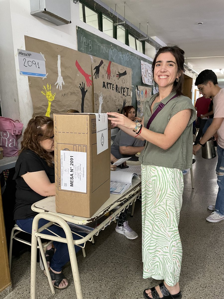 cotisanpedro's tweet photo. A 40 años de la democracia por todo lo que conquistamos, y todo lo que nos falta: 
Hoy voto por una Argentina justa y soberana 🇦🇷 https://t.co/ZEZuqOOjGN
