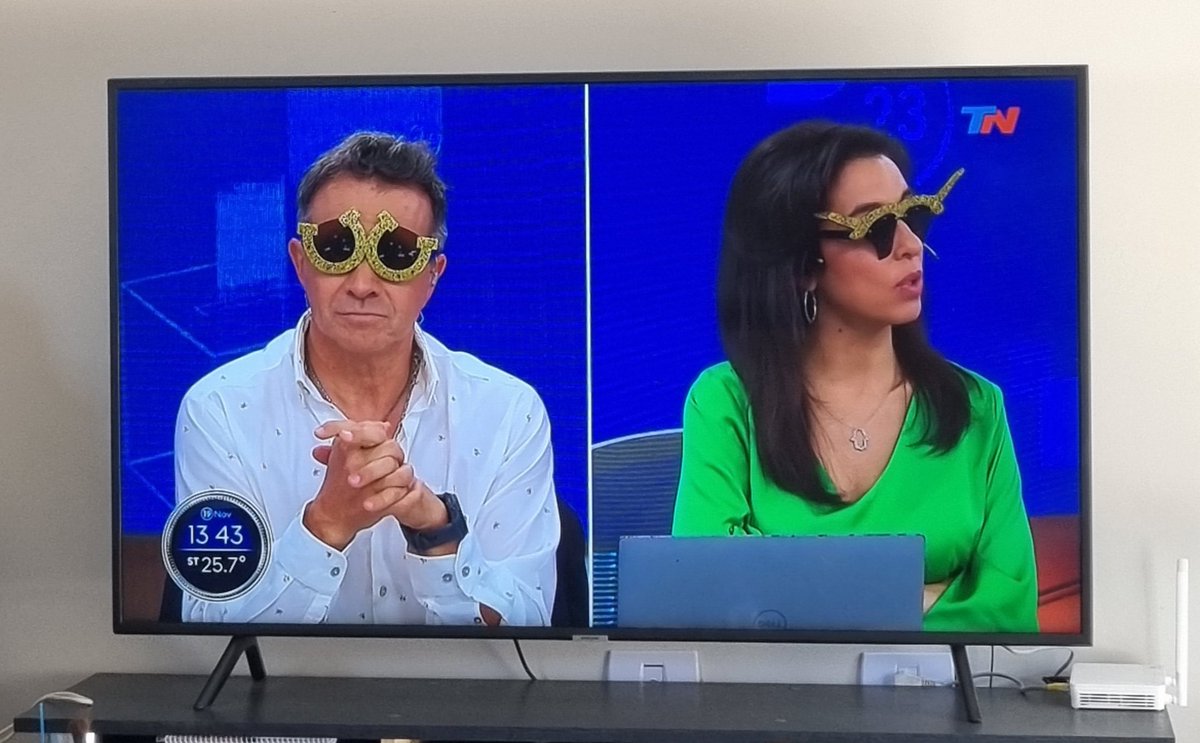 Johnizco's tweet photo. Las últimas 2 neuronas que me quedan después de las Elecciones esperando los resultados del balotaje https://t.co/hnJfORCljw