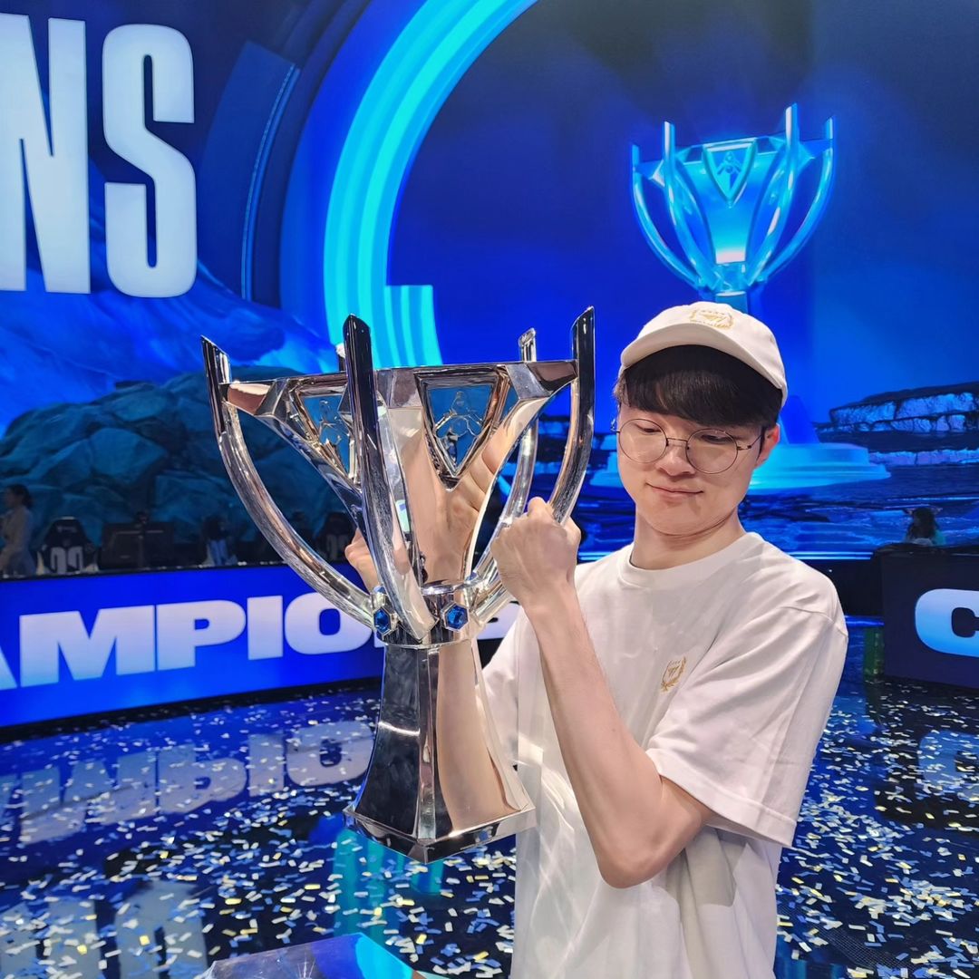 Faker on Instagram] Thanks for all your support at worlds. I hope to see  you next time. I will be back. : r/SKTT1