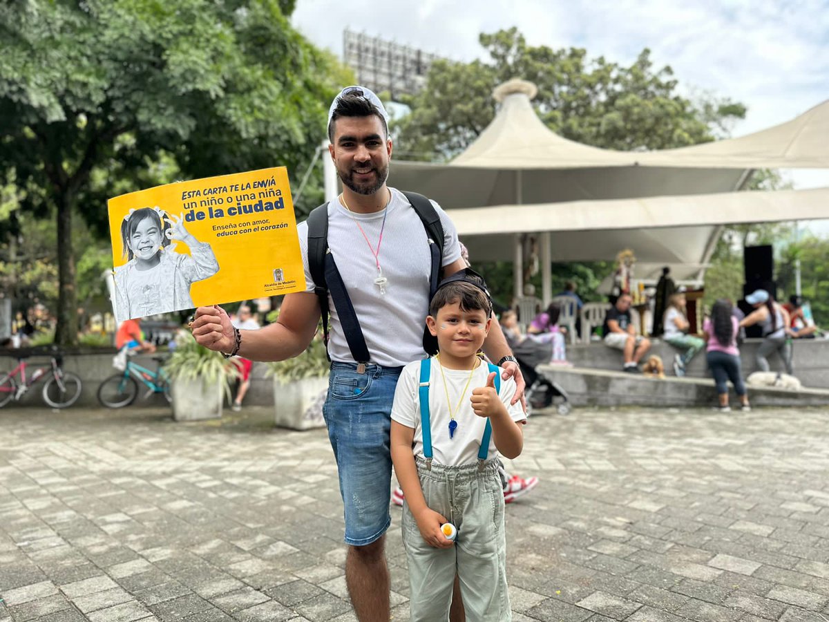moiseslopez1980's tweet photo. Hoy conmemoramos el Día Mundial para la Prevención del Abuso y Maltrato Infantil haciendo un llamado a los padres de familia, maestros y ciudadanía en general a cuidar con amor nuestro activo más brillante: la niñez. https://t.co/Ncnihr52vD