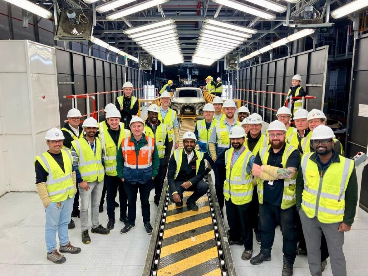 BUILT IN BRITAIN: Jaguar Land Rover (JLR) has opened a new £130 million bodyshop - part of a wider £15 billion investment programme - at its Solihull plant to support an increase in Range Rover and Range Rover Sport production. #UKmfg🇬🇧