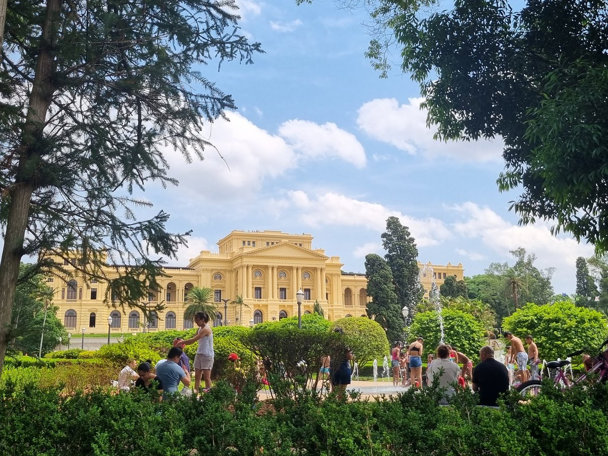 brunomeyerfeld's tweet photo. Le spectaculaire Museu do Ipiranga, plus ancien musée de São Paulo, réinauguré l'an dernier après 9 ans de travaux. https://t.co/QbqXhRlTMN