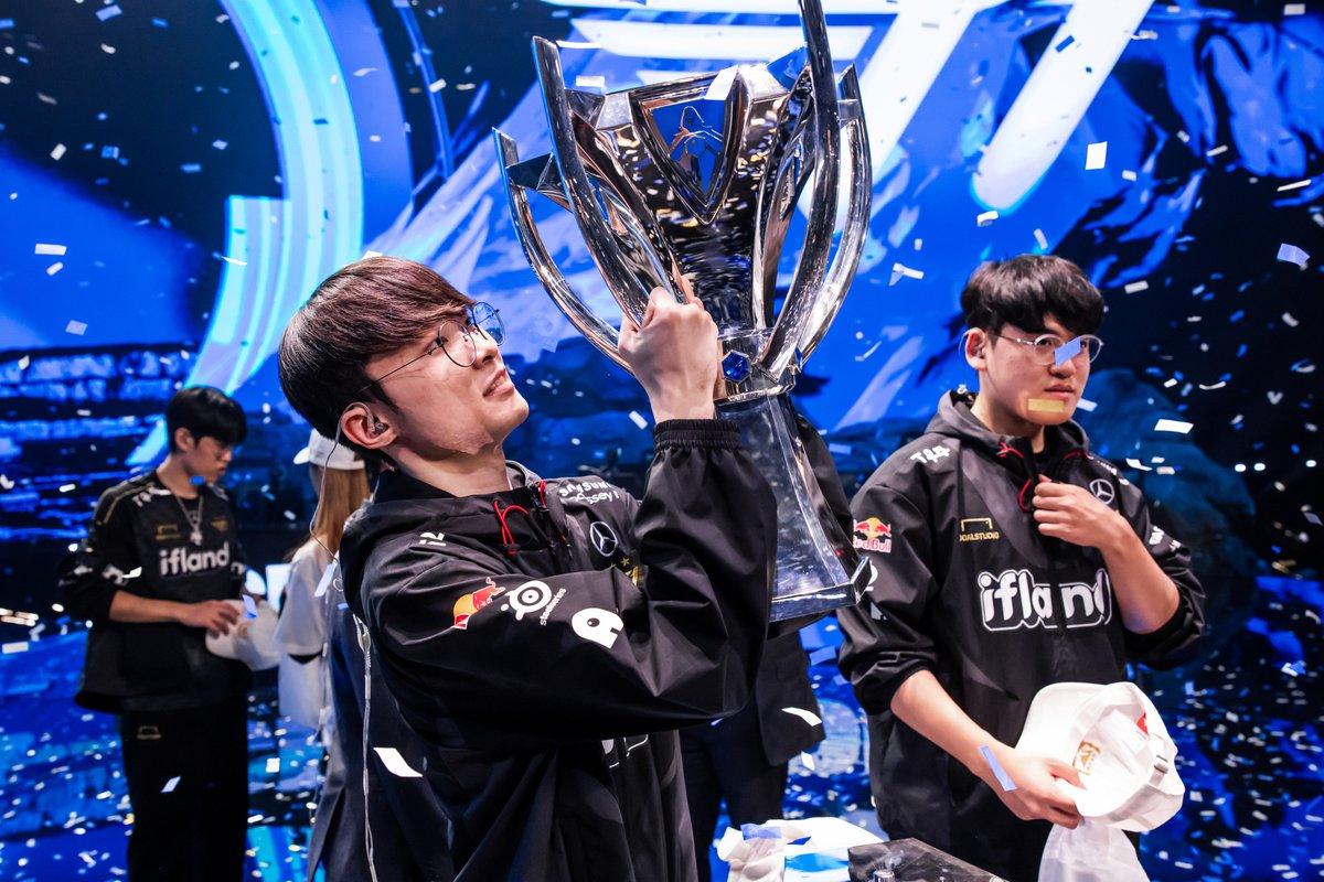 LoL Esports tweet media