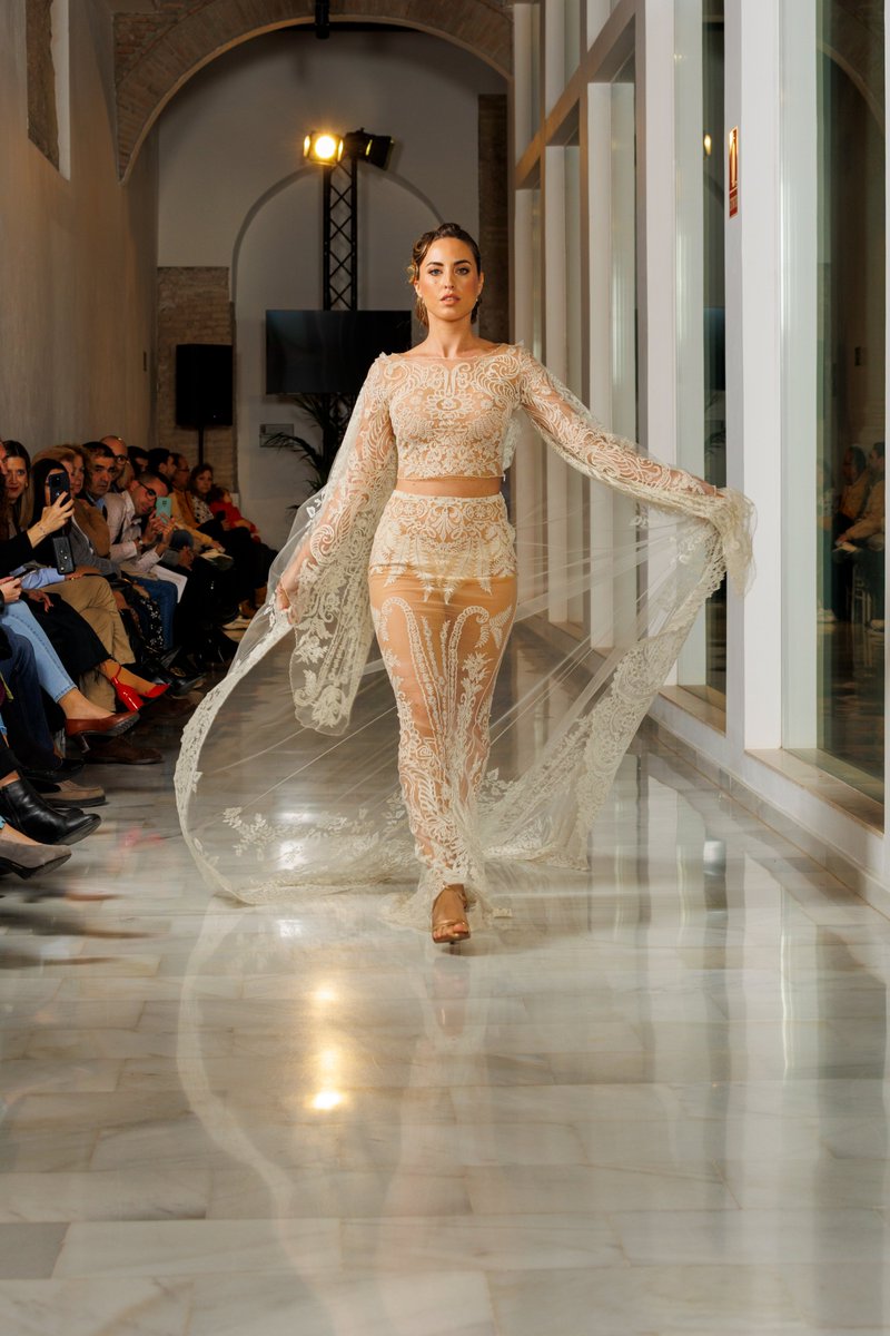 Excelente estreno de Pasarela FEVEN Sur de Andalucía, una oportunidad para el crecimiento del sector de la #moda con marca #Lucena.  Enhorabuena al Centro Comercial Abierto Eliossana por impulsar esta iniciativa con el apoyo de la <a href="/dipucordoba/">Diputación de Córdoba</a>.