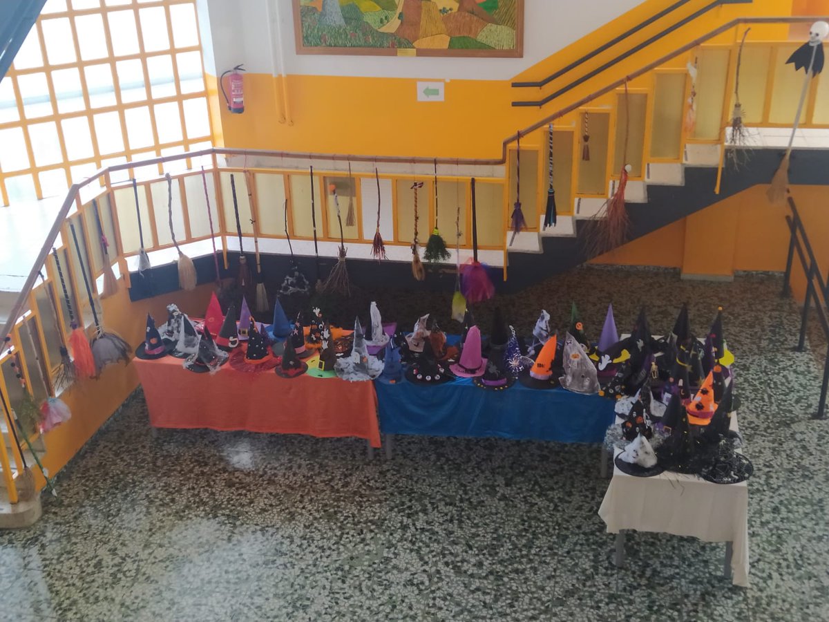 AMachadoMadrid's tweet photo. ¡Celebración de Halloween en el Machado! 🎃👻✨
¡Qué emocionante fue nuestra celebración de Halloween en el colegio🕷️🍬 Los estudiantes se sumergieron en un mundo mágico lleno de diversión y aprendizaje en español e inglés. 🌍📚
¡Construyendo recuerdos que durarán toda la vida! https://t.co/zPEvLRspWJ