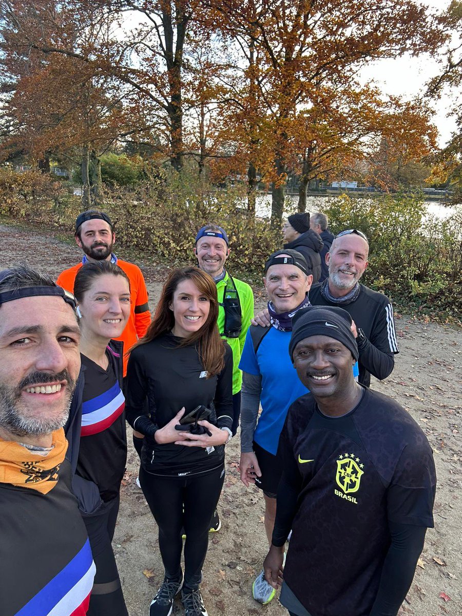 Dernière sortie longue à J-7 du semi-marathon de @Ville_BoulogneB. Toujours un plaisir de courir avec la Team Boulbi @DYNAMIQUEfr. #running #BoulogneBillancourt