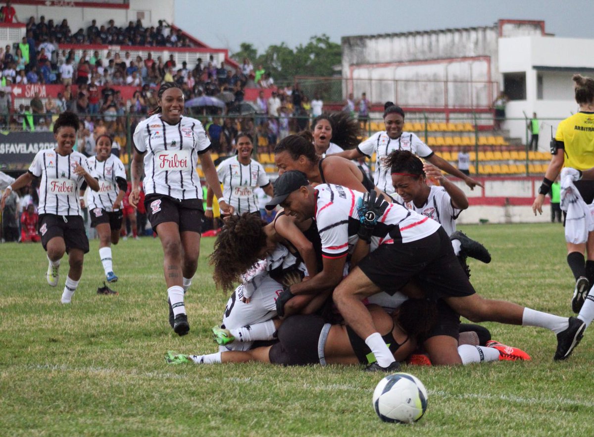 taca_rj's tweet photo. Confira algumas imagens do fim de jogo entre Corte Oito e Coréia!

Fotos: Wictor Eduardo. https://t.co/BxdwbkLdu4