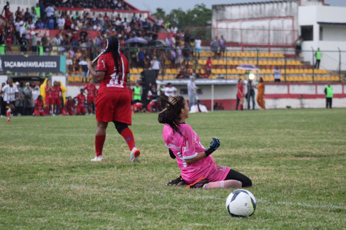 taca_rj's tweet photo. Confira algumas imagens do fim de jogo entre Corte Oito e Coréia!

Fotos: Wictor Eduardo. https://t.co/BxdwbkLdu4