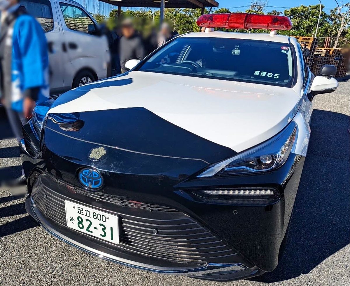 peko_shanghai's tweet image. 葛西市場まつりでは
NISMOのZ34とMIRAIのパトカー
と白バイも展示してたよ。
#nismoz34パトカー 
#MIRAIパトカー
#CB1300P
#葛西市場まつり