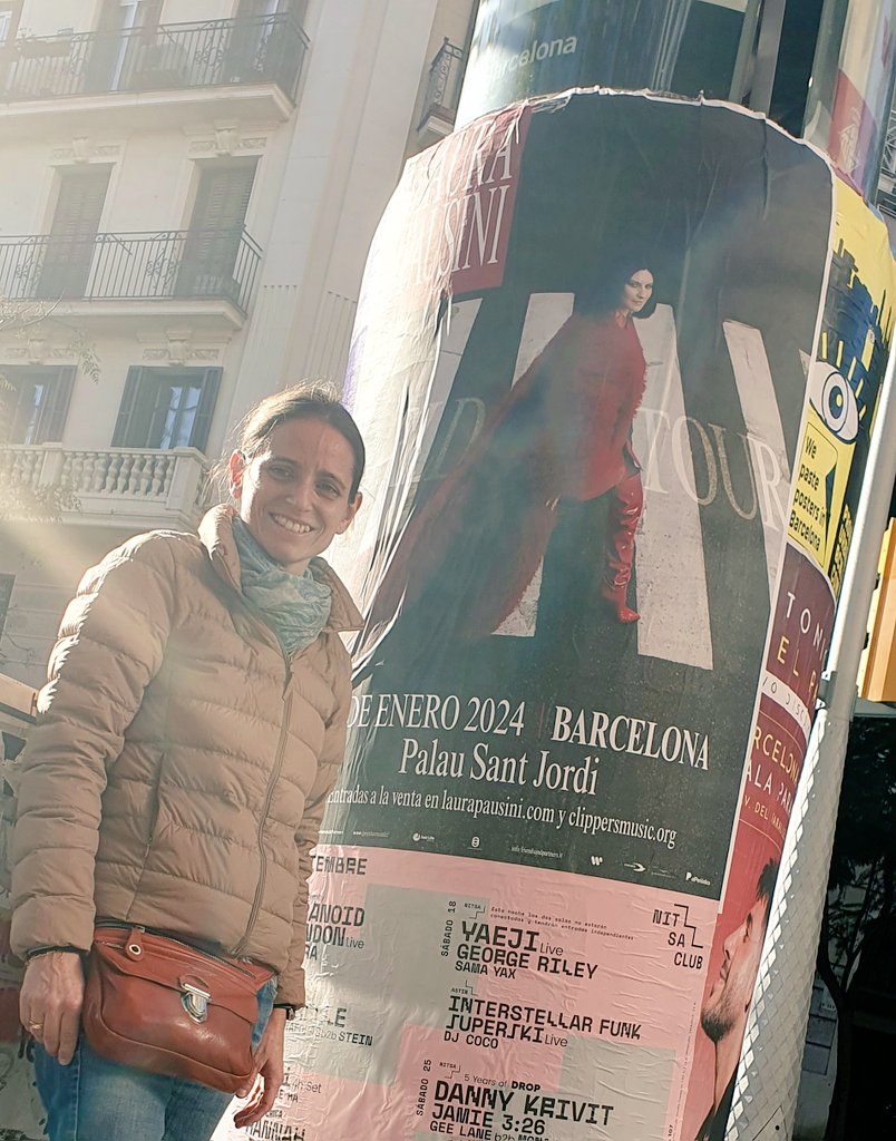 Gracias Nara (mi hija de 4 años) por la foto!! ❤️ #Almasparalelas <a href="/LauraPausini/">Laura Pausini</a> <a href="/Laura4uOfficial/">Laura4u Official</a>