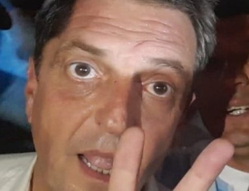 🇦🇷 Sondeo Tuitero 

Para usted quién debe ser el nuevo presidente de Argentina?

Milei: 🔄
Massa: ♥️
.
.