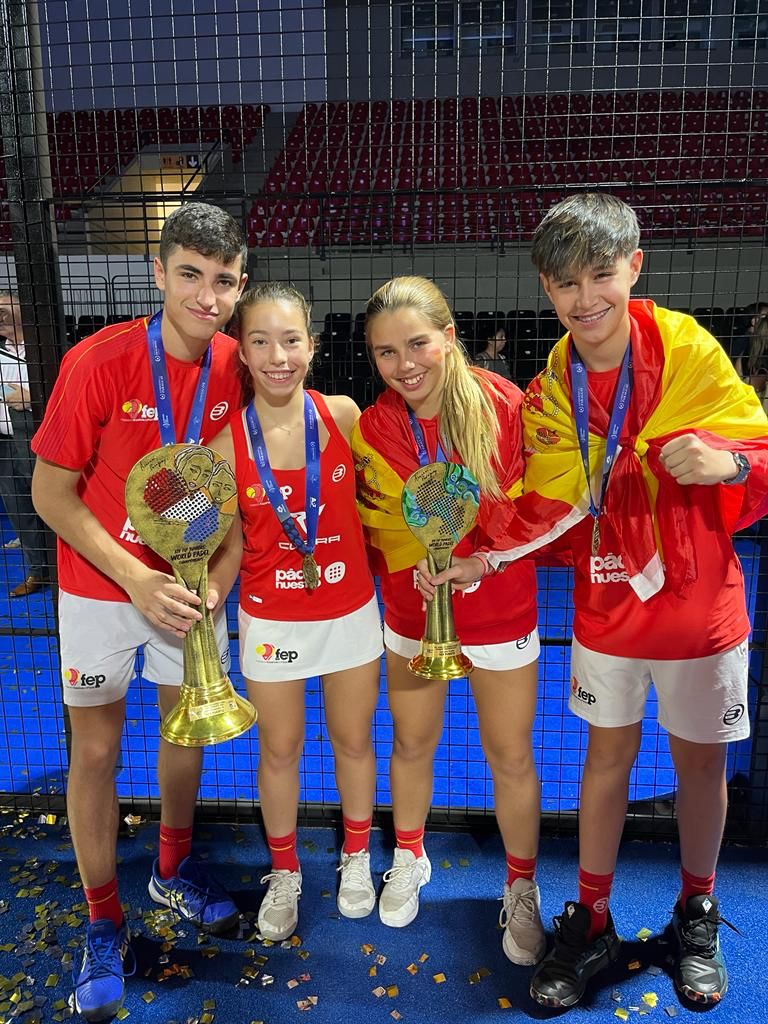 🔝España, campeona del mundo en categoría femenina y masculina, tras ganar a Argentina y Suecia, respectivamente.🌎🏆

¡Muy orgullosos de nuestross jugadores y jugadoras!