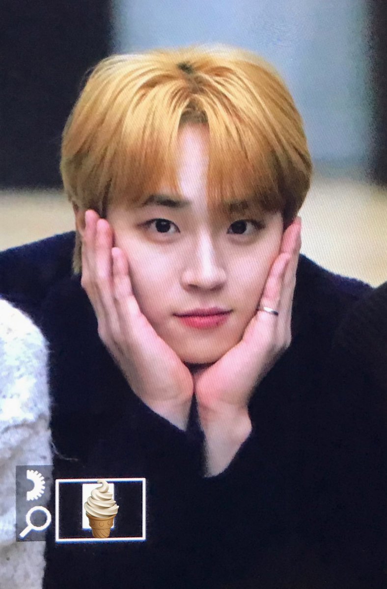 soft_mood's tweet photo. 231119 자기가 귀여운거 너무 잘 알듯 🫠
#골든차일드 #GoldenChild #배승민 #승민 https://t.co/XCt86FrwGy