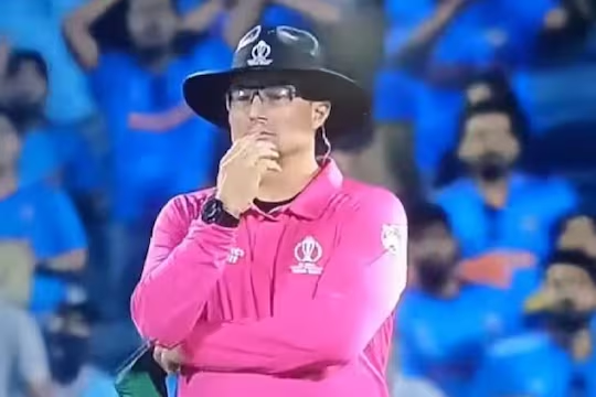 Har baari India ke knockout matches me umpiring karna jaruri h kya?