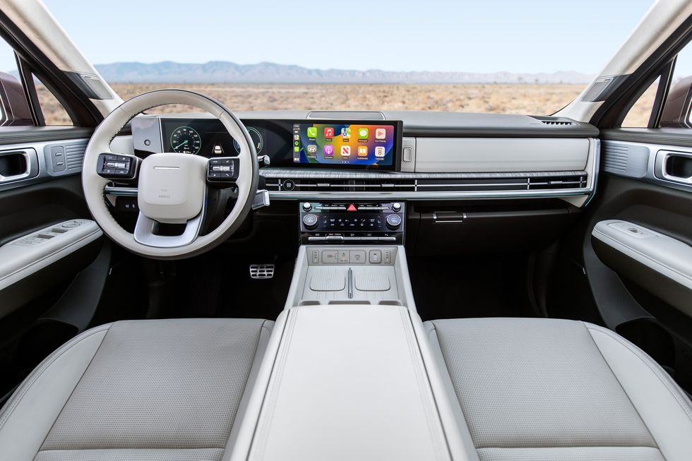 SuperCarsRacing's tweet photo. 2024 Hyundai Santa Fe
•Starting around $30,000
•Hybrid options available
•New more luxurious interior
This or a more expensive Mazda cx-90?
#SantaFe #hybrid #suv #bigcar #familycar #LA #soccermom #luxury https://t.co/1GQ2KsTWPs