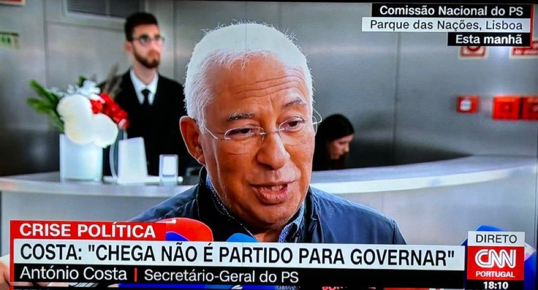 AndreCVentura's tweet photo. Isto dito pelo primeiro-ministro que já provocou duas crises políticas e que mandou pelo cano uma maioria absoluta num escândalo de corrupção. https://t.co/hA9Z2cJn6C