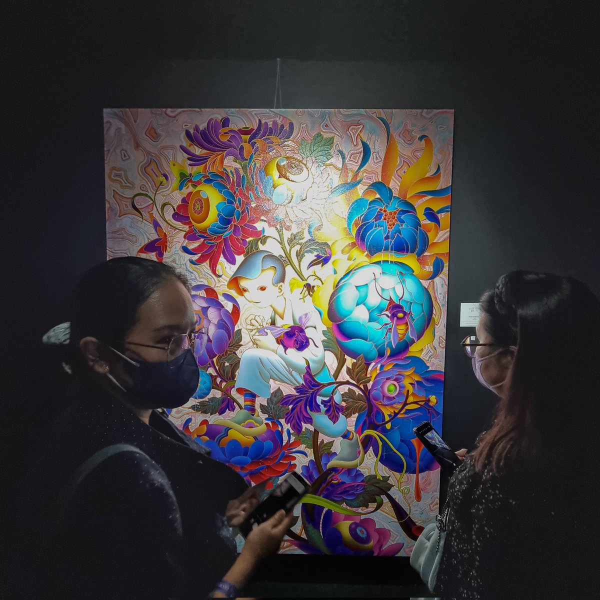 imamaia08's tweet photo. Two of my bestest humans admiring Narcissus.

@myamm_art @i_am_mrs_ortega 

#SevenPhases
#JamesJean https://t.co/8i3UxiCWeY