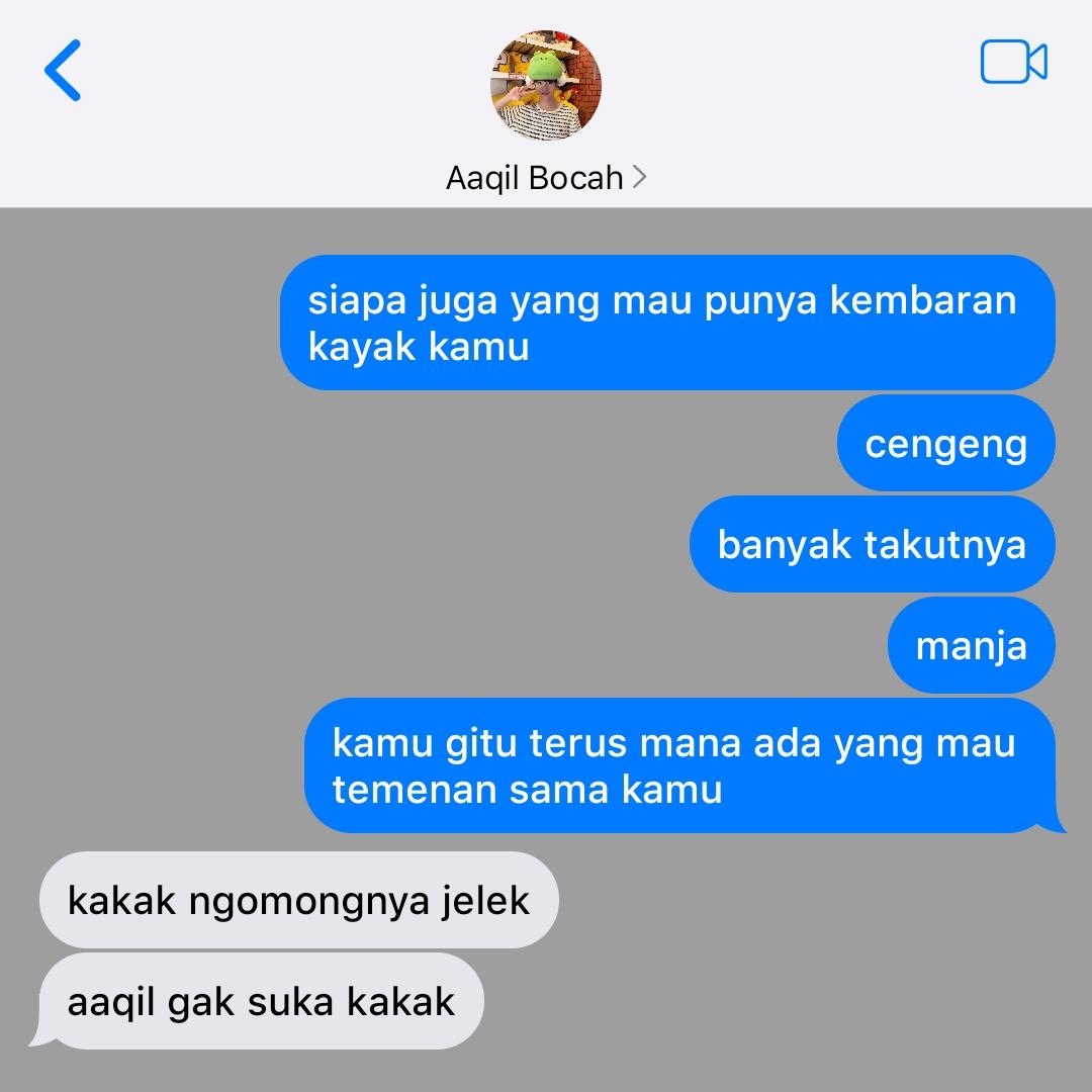 _desipit's tweet photo. "Walaupun Kakak sama Adek itu kembar identik, tapi gampang kok buat lihat letak bedanya. Pokoknya kalau Adek itu yang banyak takutnya."

— Hrj Very Short AU —
©_desipit https://t.co/91CBGHnzQ4