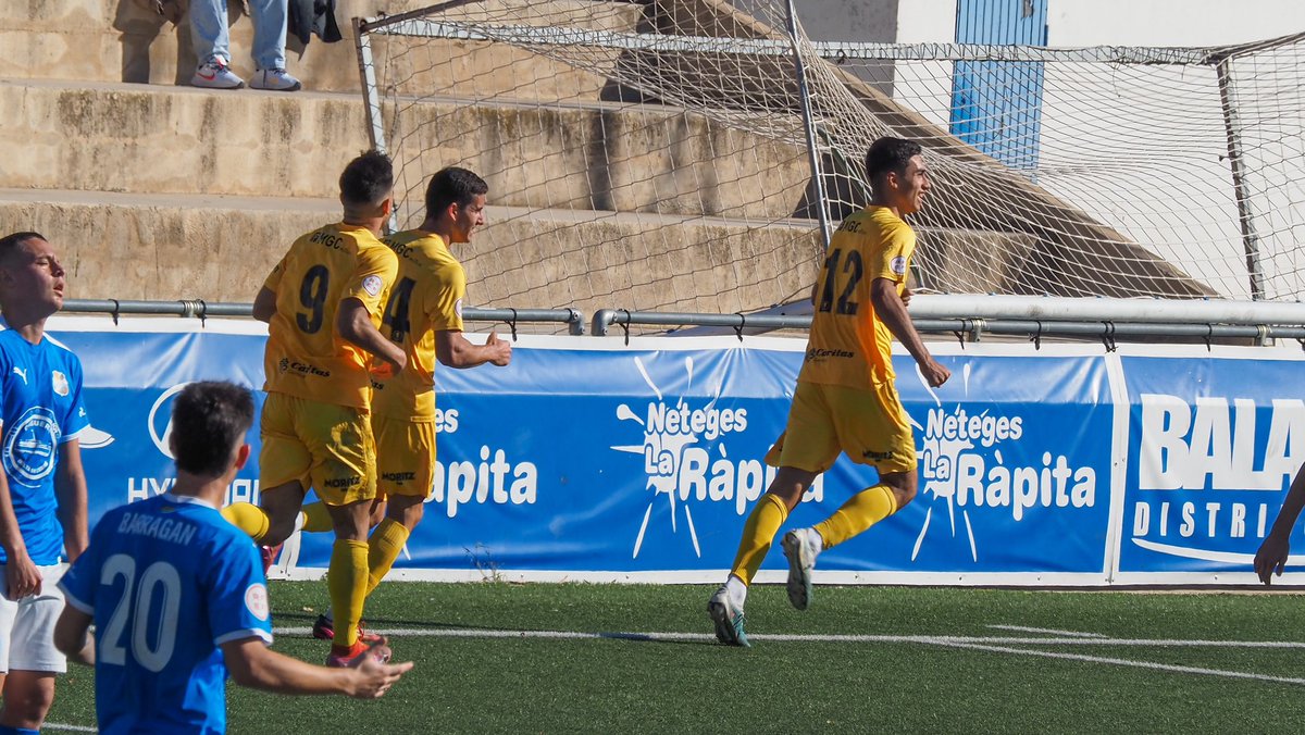 UEO1921's tweet photo. 💣 FINAAAAAAAAAAAAAL!!

@uerapitenc 1-2 #UEOlot

⚽ Doblet @pabloufanoo9 

📈 Seguim a dalt de tot!

#RapitencaOlot #3RFEF5 https://t.co/Q7dn2m1KZ3
