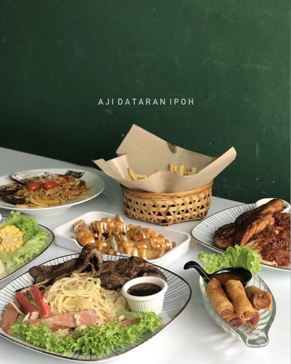 MohKeIpoh's tweet photo. Waktu lunch di Ipoh nak makan Lamb Chop, Chicken Chop, Spaghetti &amp; Nasi Claypot? Sini la tempatnya. Moh singgah Restoran Aji Dataran!

Restoran Aji Dataran Ipoh 
📍Jalan Kepayang, Taman Fair Park, Ipoh, Perak
⏰11pagi-3.30ptg (Lunch)
⏰5ptg-10.30mlm (Dinner) https://t.co/Yqx6Y82lcW