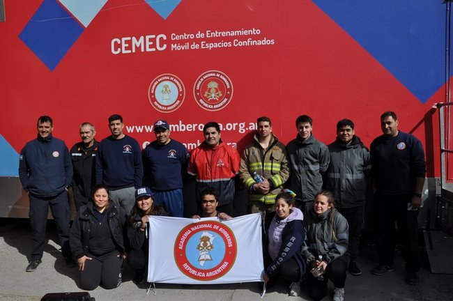 ElenaMo40284501's tweet photo. #RioMayoโญ๏ธ#Chubut #Patagonia๐ฆ๐ท#Malvinas๐ฆ๐ท#CEMEC Entrenamiento/simulador #RegionIII @BBVVChubut @bomberosRA @ElChubut @C5N @lu17com @radiodelmar987 @RED43info @JornadaWeb
Mรกs Info ๐ https://t.co/TX60Xz2TKI https://t.co/2d7aYsjLPW