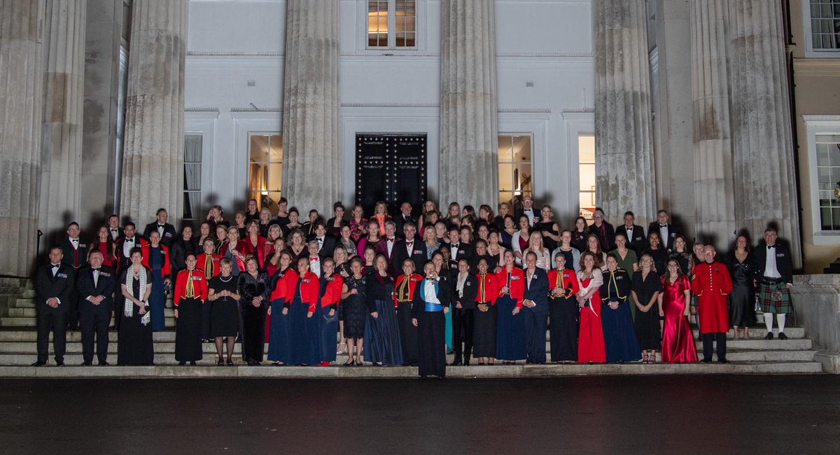 𝐂𝐞𝐥𝐞𝐛𝐫𝐚𝐭𝐢𝐧𝐠 𝟐𝟓 𝐘𝐞𝐚𝐫𝐬 𝐨𝐟 𝐀𝐫𝐦𝐲 𝐖𝐨𝐦𝐞𝐧’𝐬 𝐑𝐮𝐠𝐛𝐲 🏉 

Yesterday evening players, coaches and support staff past and present celebrated 25 years of Army Rugby Union Women’s Rugby at the Royal Military Academy Sandhurst.