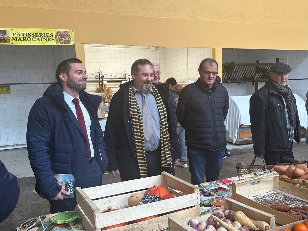 JulienOdoul's tweet photo. 👊🏻 Quand la #tradition et le caractère populaire du marché de #Fourchambault se mêlent à la convivialité et à l’engagement des militants du @RNational_off de la #Nièvre, cela donne un tractage heureux et réussi ! https://t.co/9Rcrfa9Ml9