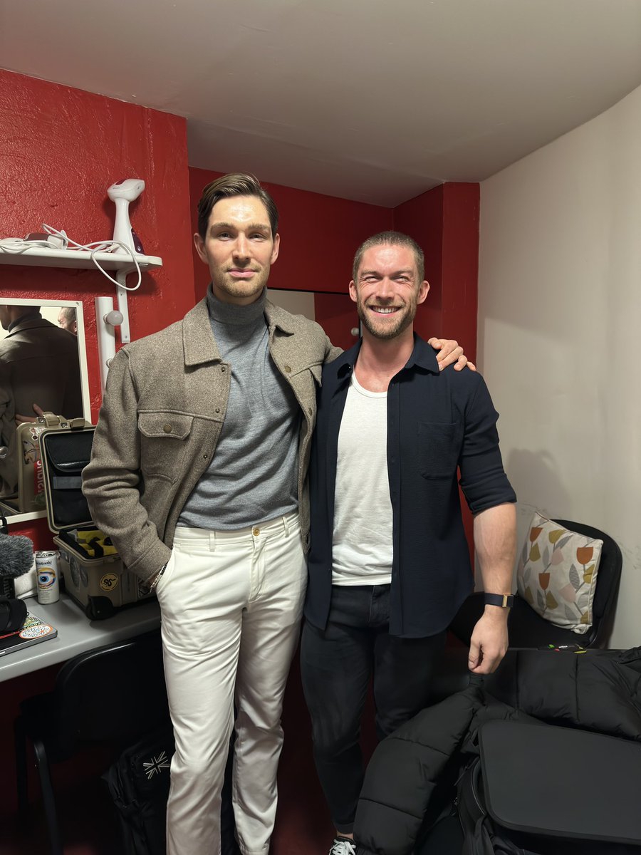 HenryJWade's tweet photo. Congratulations on the live shows buddy. If you haven’t got a ticket for @ModernWisdomMe self discovery your then I thoroughly recommend you get one. Feeling pumped for the end of 2023 @ChrisWillx https://t.co/2ZJFLadecf