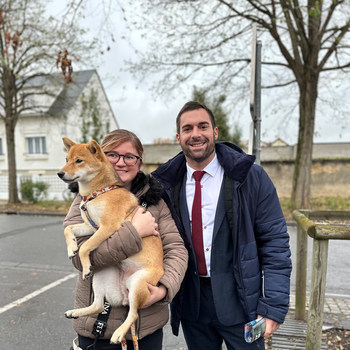 JulienOdoul's tweet photo. 👊🏻 Quand la #tradition et le caractère populaire du marché de #Fourchambault se mêlent à la convivialité et à l’engagement des militants du @RNational_off de la #Nièvre, cela donne un tractage heureux et réussi ! https://t.co/9Rcrfa9Ml9