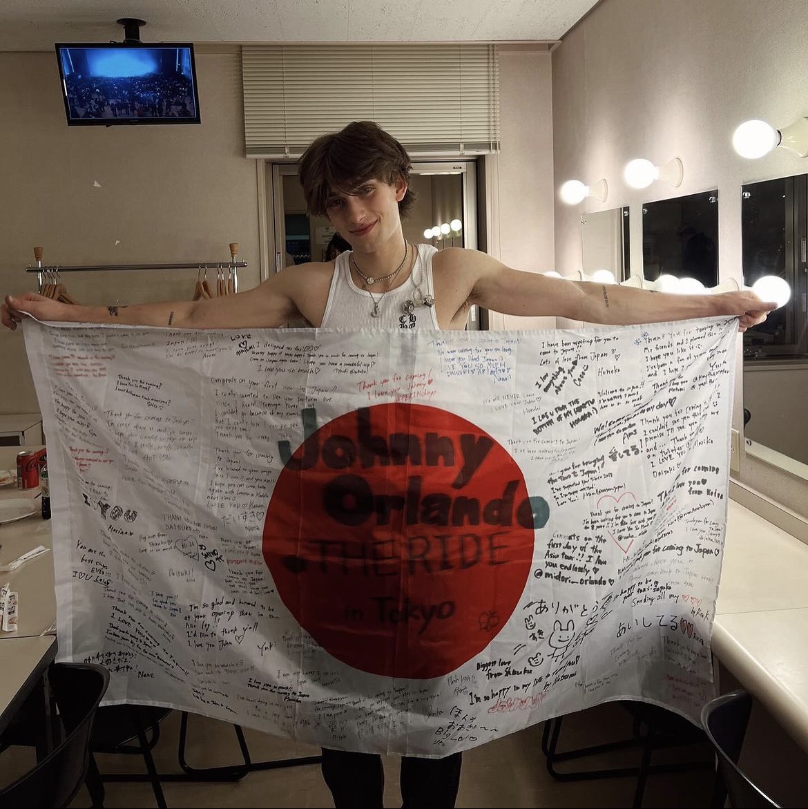 TYSM for posting this😭🫶
I was the one who planned this project and gave you the flag 🇯🇵!!
I’m so happy that this project brought so many Japanese fans together and too see you enjoyed it :)

ty for touring here and hope you have a great rest of your tour <3

<a href="/johnnyorlando/">Johnny Orlando</a> 🦋✨