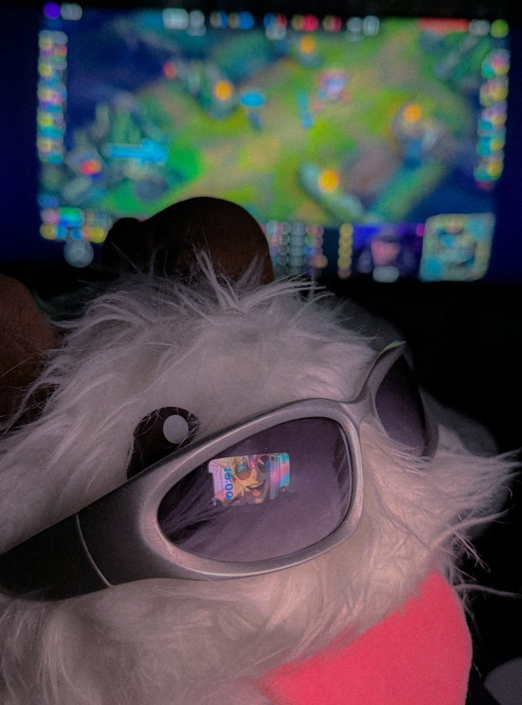 Rauwuu_'s tweet photo. 😎
#WorldsCines https://t.co/5SYmebLPpl