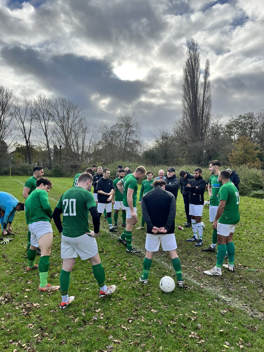 Hard fought 2-1 win today in the Surrey Cup Vs @therdfc . A game of many missed chances but ultimately we are through to the next round.

Harlan ⚽️
<a href="/Jake_Molloyy/">Jake Molloy</a> ⚽️

9 wins on the bounce now 🟢🟢🟢

#UpTheSurb