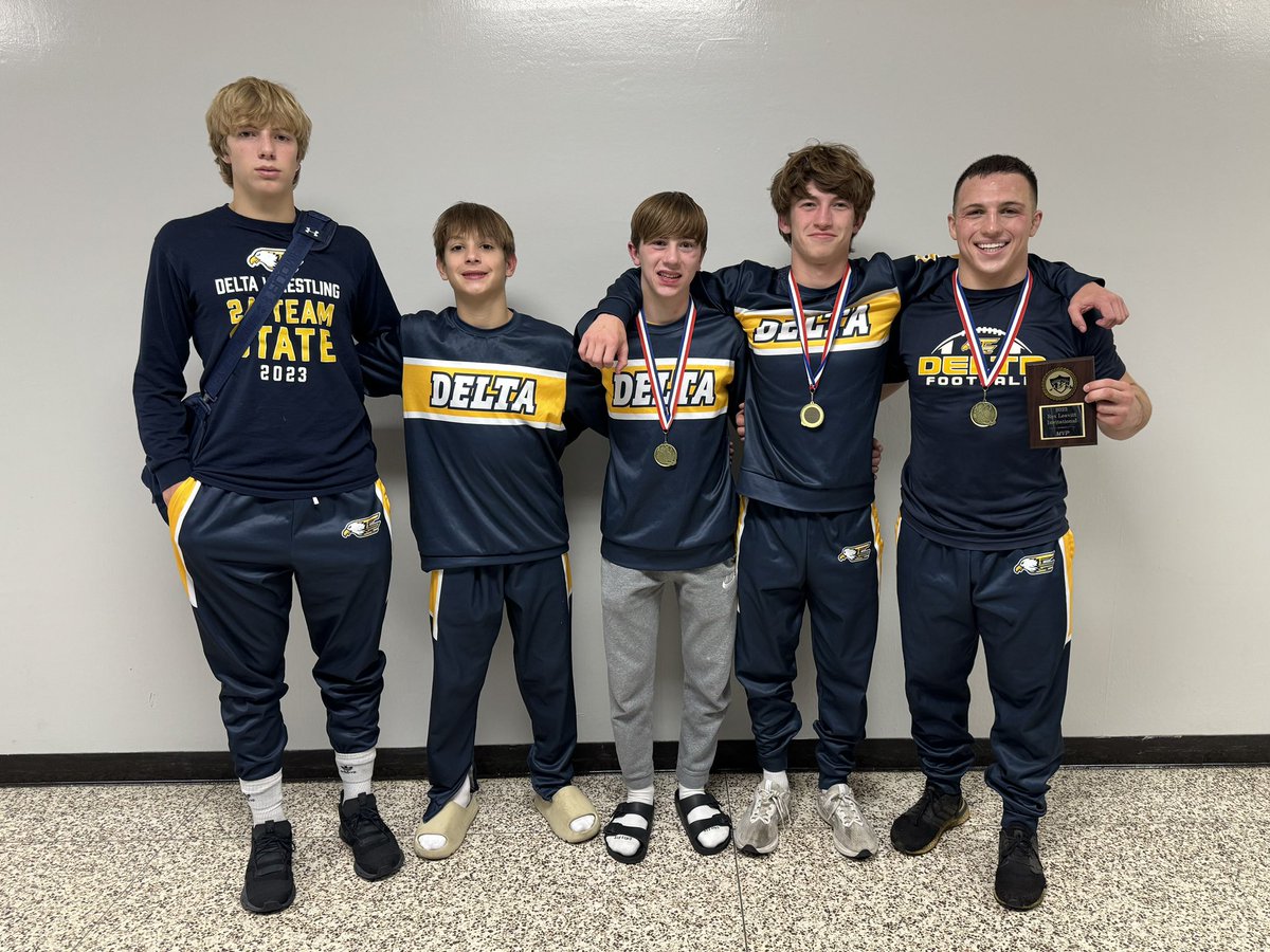 ℹ️ 𝓔𝓪𝓰𝓵𝓮 𝓡𝓮𝓼𝓾𝓵𝓽𝓼

🤼‍♂️ Varsity Wrestling

Tri ( W 75-6)
Anderson (W 66-9)
Frankton (W 60-18)
Alexandria (W 60-16)
Greenfield Central (L 27-40)

Undefeated Wrestlers 
106 Boyd
113  Bollinger
126 N. Mosier 
165 Stebbins
175 Russell (Outstanding Wrestler Award)