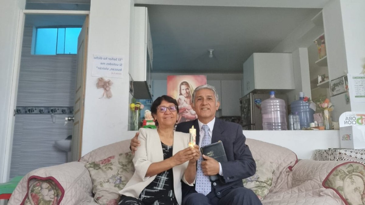 enehg_g's tweet photo. #RxsP Dios bendiga los novios ❤️, bendiga los esposos, las palabras, elogios nunca falten 🥰. 4.1 Qué hermosa eres, amada mía, qué hermosa eres! No hay defecto en ti. Me robaste el corazón, esposa mía. ¡Cuán hermosos son tus amores! El amor ❤️nunca deja de ser. Jesús nos ama 🥰🙏 https://t.co/mNJ9LK8lVj