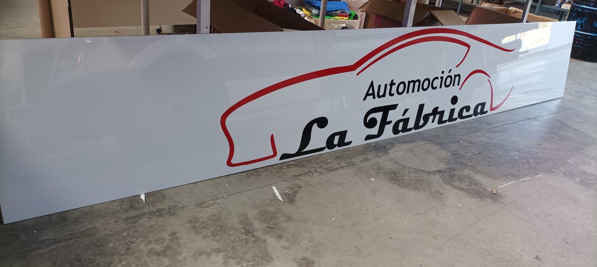 MasRotulo's tweet image. Automoción "La Fábrica" se puso en contacto con nosotros para realizarle este Cartel de composite rotulado en vinilo y estas tarjetas de visitas.

En las siguientes imágenes os dejamos el resultado de nuestro trabajo.