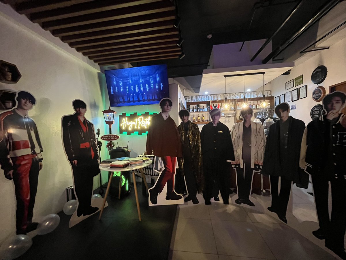 Horangshiiiii's tweet photo. Tired and stressed after work but I was able to enjoy and had so much fun hanging out with deobi friends🩵

SANGKYUUU DAY!!!#SurviveTheNightBSE https://t.co/tdQkntHyHW