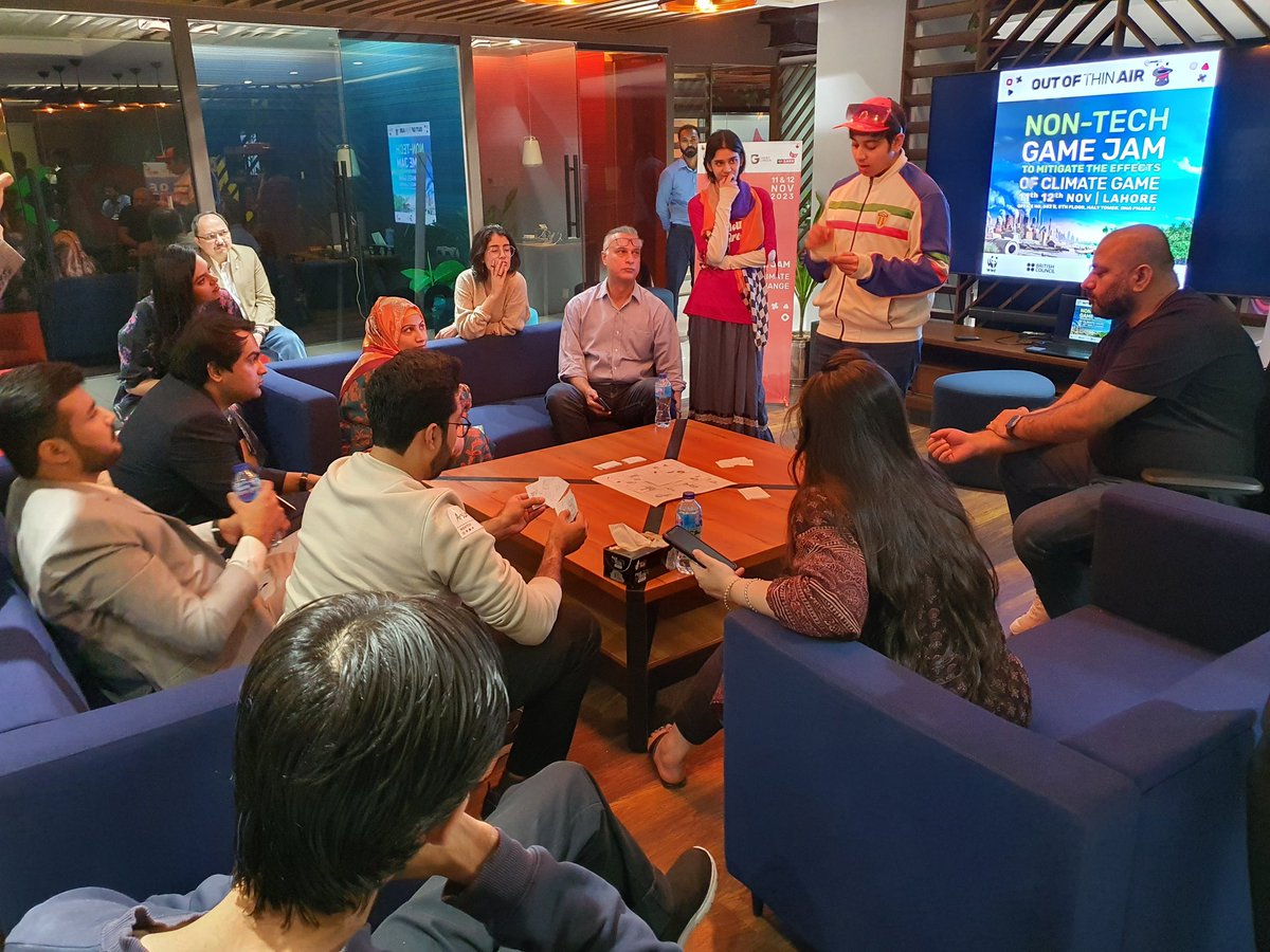mlabs_official_'s tweet photo. The pitches are much more engaging than a PowerPoint presentation.the judges play your game with you.Going through the the rules &amp;play different scenarios. @pkBritish @WWFPak
 #oota #gamejam #wwfPakistan #MLabs  #climatechange #BritishCouncilPKArts #voiceandvulnerability https://t.co/jfdKzmbwEh