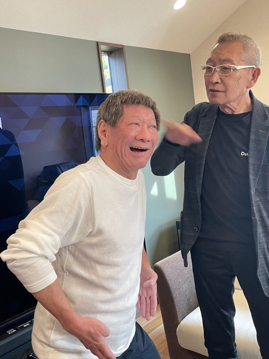 たけし様 たけしの挑戦状」初の公式グッズが販売開始。Tシャツ2種類とマイクロ