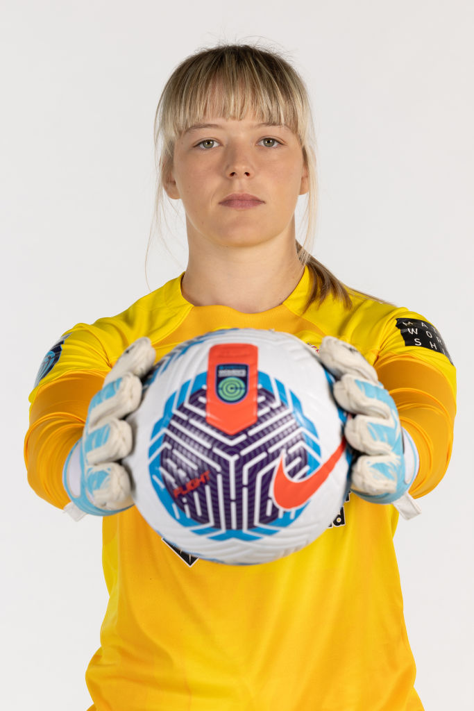 BarclaysWSL2's tweet photo. Big penalty save from Claudia Moan!

Outstanding for @SAFCWomen this season 🙌 https://t.co/fQXGuZrQfo