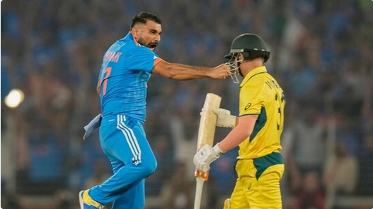 world_dais's tweet photo. After #Shami gets #DavidWarner and #Bumrah packs up #MitchellMarsh!
India needs 8 wickets to win in 45 overs. Australia need 200 runs.
#INDvsAUSfinal #MenInBlue #WorldCup2023Final #Worldcupfinal2023 #CWC23final #DoItTibara #NarendraModiStadium #worlddais #JitengeHum #ICCWorldCup2023 #IndiaVsAustralia #Ahmedabad #MSDhoni
image source: Hindustan Times