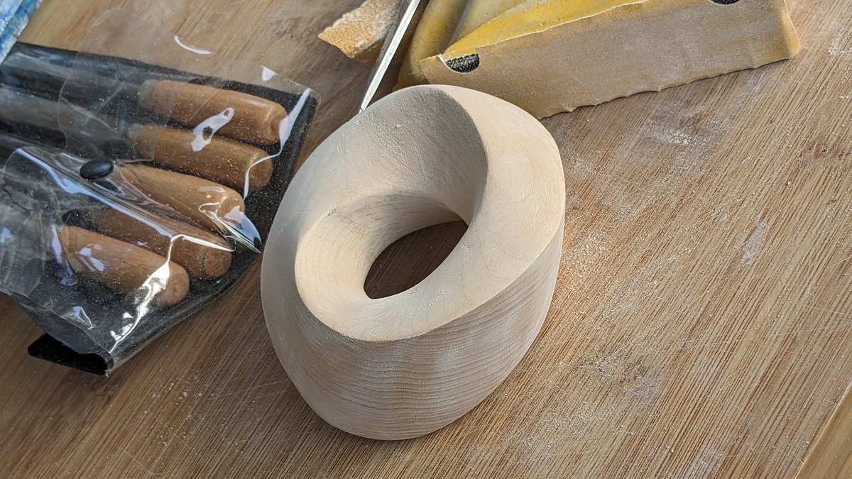 Dirque_L's tweet image. The good thing about making a Möbius strip: You only have to sand one side (plus one edge)!

#mathsky #academicsky 🧮
