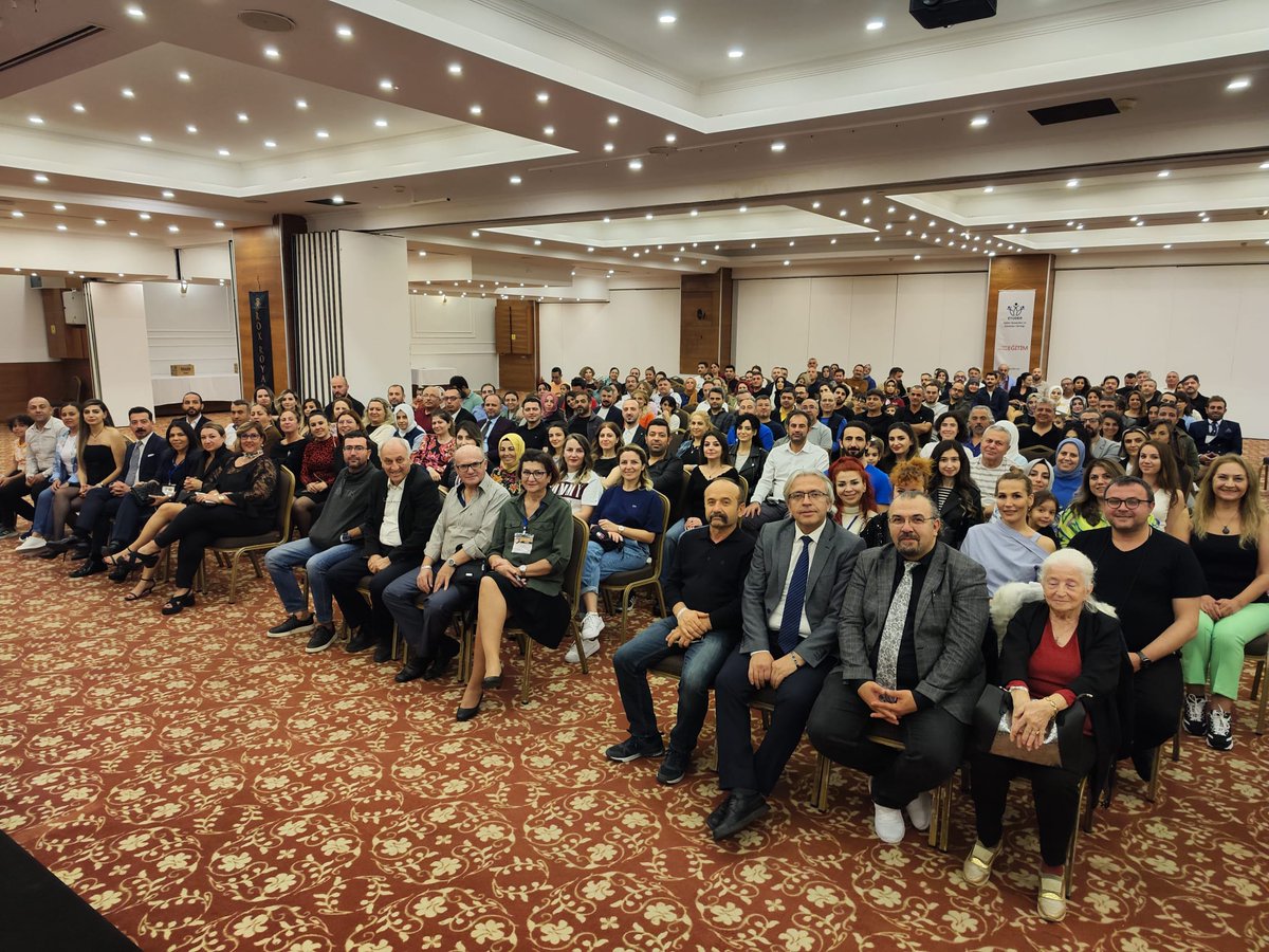 eyuder's tweet photo. #UEDFOR Geleneksel Aile fotoğrafı çekimi yapıldı :)
İŞİMİZ EĞİTİM GÜCÜMÜZ EĞİTİM 🇹🇷
Birlikte çok güzel bir aileyiz. https://t.co/LkhHkJA3Dy